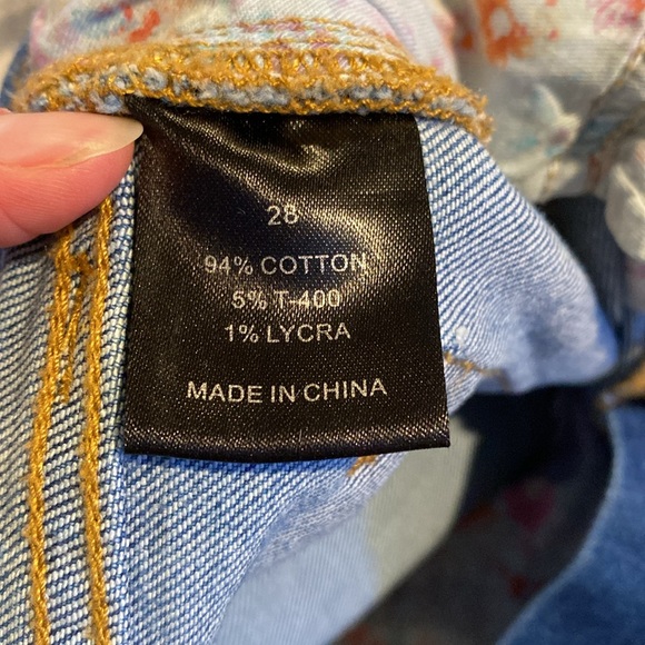 Johnny Was Embroidered Jeans size 28 - Picture 9 of 9